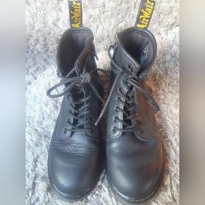 Dr. Martens Softy T lace up leather boots, girls size 2.